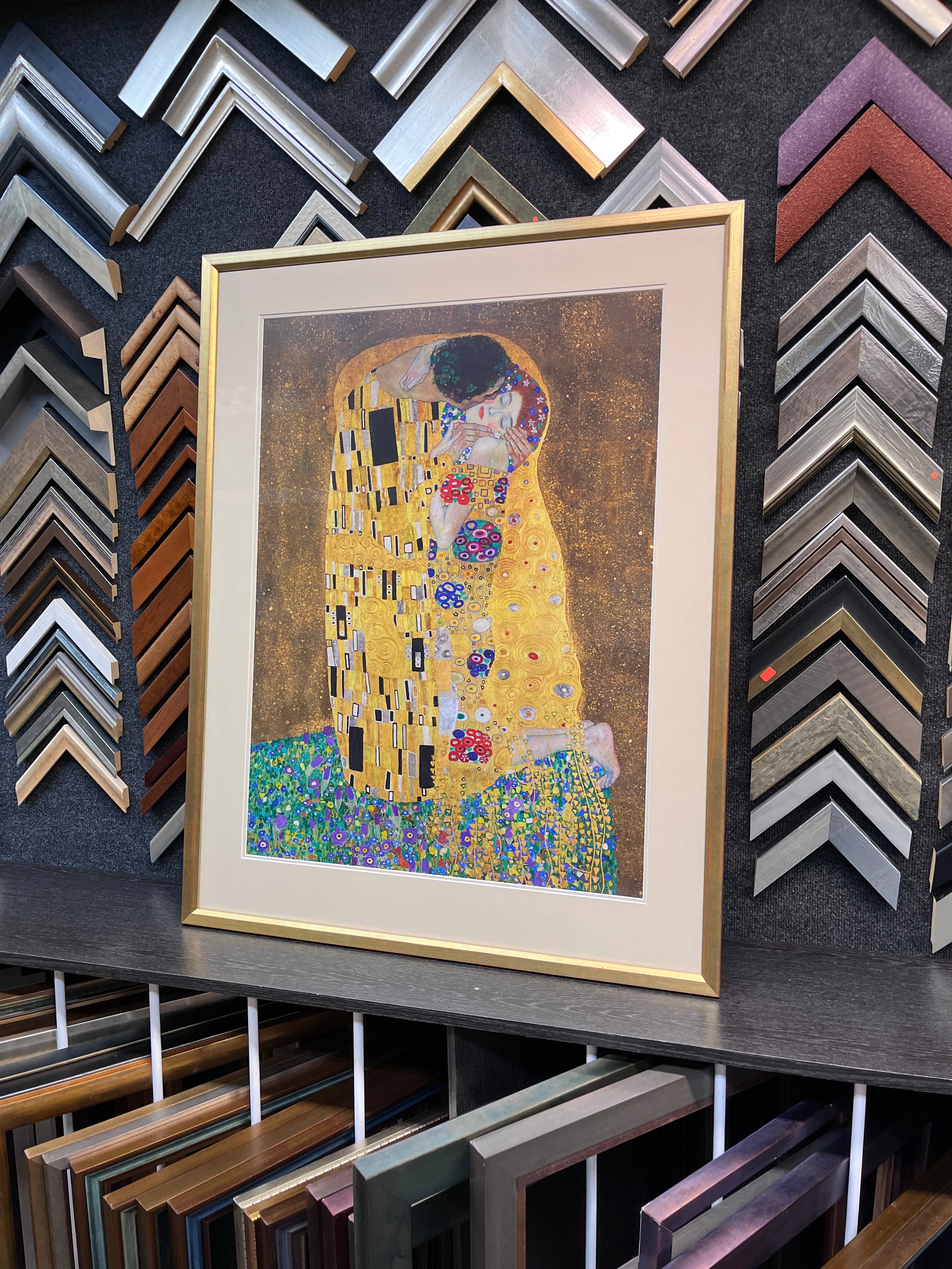 Milan gold exchange frame