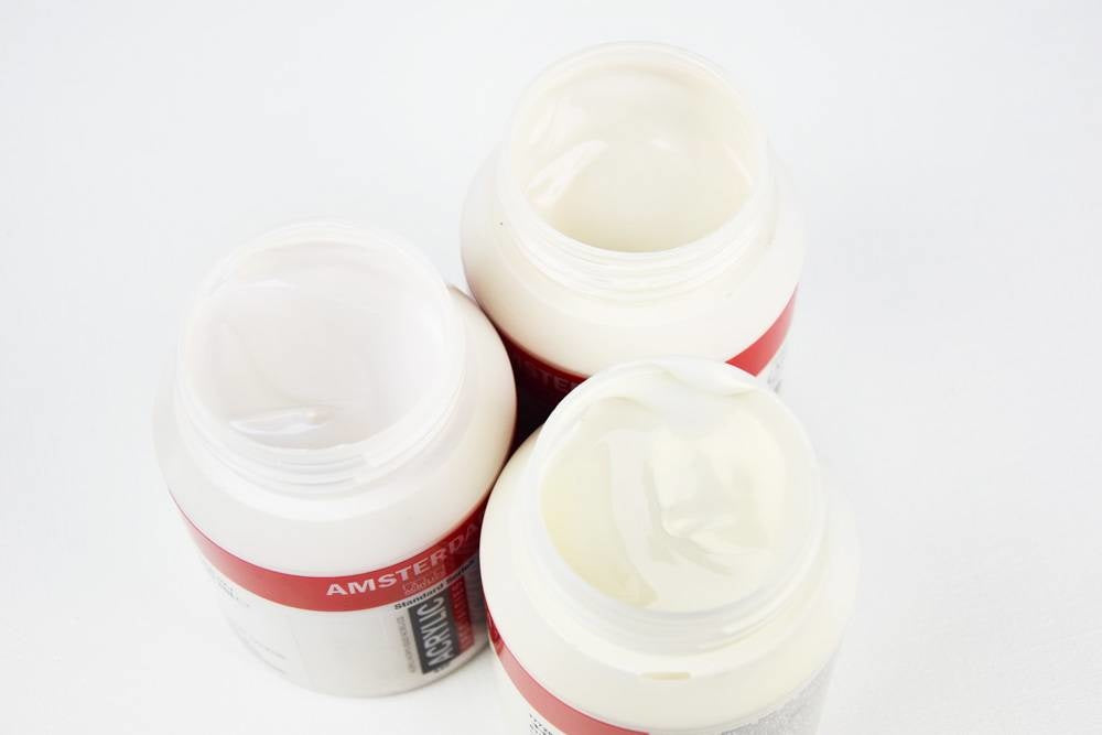 Amsterdam Standard Series Acrylic Paint Tube 120 ml Pearl Red 819